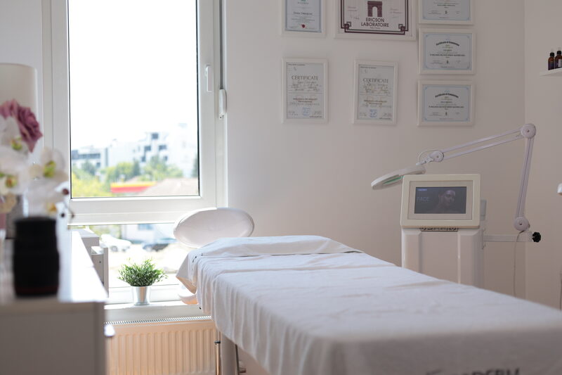 Enterijer salona Sože Beauty sa opremom i sertifikatima